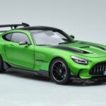 Mercedes AMG GT C190 Black Series Roheline Hell Magno Piiratud Väljaanne Norev 1:18 183903 Metall - image 5 of 7