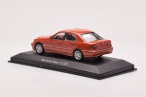Mercedes C-Class W202 C220 Oranž Metallik Dealer Edition Minichamps 1:43 B66005747 Metall - pilt 3/4