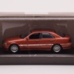 Mercedes C-Class W202 C220 Oranž Metallik Dealer Edition Minichamps 1:43 - image 4 of 4