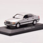 Mercedes C-Class W202 C220 Hõbedane Minichamps 1:43 - image 2 of 4