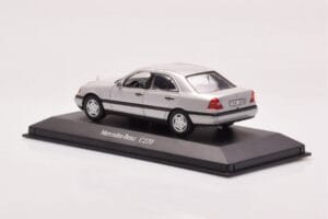 Mercedes C-Class W202 C220 Hõbedane Minichamps 1:43 B66005705-M1 Metall - pilt 3/4