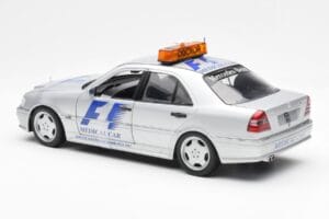 Mercedes C-Class W202 AMG Medical Car F1 1997 UT Models 1:18 26106 Metall - pilt 5/6