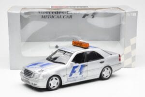 Mercedes C-Class W202 AMG Medical Car F1 1997 UT Models 1:18 26106 Metall - pilt 6/6