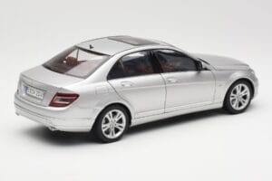 Mercedes C-Class W204 Avantgarde Hõbedane AUTOart 1:18 B66962368 Metall - pilt 3/8