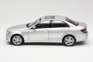Mercedes C-Class W204 Avantgarde Hõbedane AUTOart 1:18 B66962368 Metall - pilt 4/8