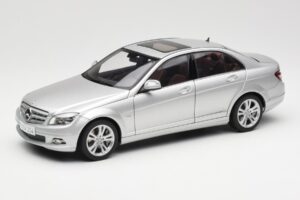 Mercedes C-Class W204 Avantgarde Hõbedane AUTOart 1:18