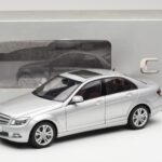 Mercedes C-Class W204 Avantgarde Hõbedane AUTOart 1:18 - image 8 of 8