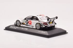 Mercedes C-Class W204 DTM GQ AMG Mercedes #16 Engels DTM 2009 Minichamps 1:43 400093816 Metall - pilt 3/4