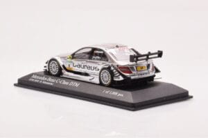 Mercedes C-Class W204 DTM Team AMG Mercedes #8 R. Schumacher DTM 2010 Minichamps 1:43 400103908 Metall - pilt 3/4