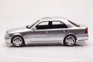 Mercedes C36 AMG W202 Hõbedane Otto 1:18 OT443 Vaik - pilt 3/6