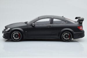 Mercedes C63 AMG W204 Black Series Matt Must GT Spirit 1:18 GT843 Vaik - pilt 3/6