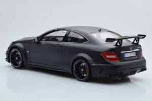 Mercedes C63 AMG W204 Black Series Matt Must GT Spirit 1:18 GT843 Vaik - pilt 5/6
