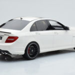 Mercedes C63 AMG W204 Valge GT Spirit 1:18 - image 2 of 6