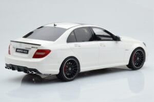 Mercedes C63 AMG W204 Valge GT Spirit 1:18 GT166 Vaik - pilt 2/6