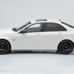 Mercedes C63 AMG W204 Valge GT Spirit 1:18 - image 3 of 6