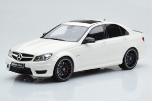 Mercedes C63 AMG W204 Valge GT Spirit 1:18