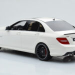 Mercedes C63 AMG W204 Valge GT Spirit 1:18 - image 5 of 6