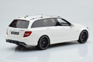 Mercedes C63 AMG S204 T-Model Valge GT Spirit 1:18 GT147 Vaik - pilt 2/8