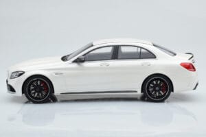 Mercedes C63S AMG W205 Valge GT Spirit 1:18 B66960370 Vaik - pilt 3/6