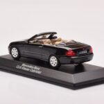 Mercedes CLK A209 Kabriolett Obsidian Must Metallik Minichamps 1:43 - image 3 of 4