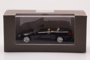 Mercedes CLK A209 Kabriolett Obsidian Must Metallik Minichamps 1:43 B66961966 Metall - pilt 4/4