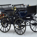 Mercedes Daimler Motorkutsche Tumesinine Norev 1:18 - image 4 of 6