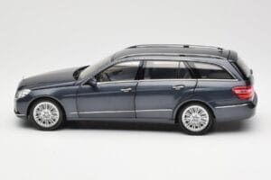 Mercedes E-Class S212 T-Model Tenorit Hall Metallic Minichamps 1:18 B66962447 Metall - pilt 4/8