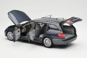 Mercedes E-Class S212 T-Model Tenorit Hall Metallic Minichamps 1:18 B66962447 Metall - pilt 5/8