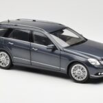 Mercedes E-Class S212 T-Model Tenorit Hall Metallic Minichamps 1:18 - image 6 of 8