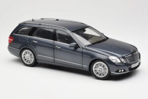 Mercedes E-Class S212 T-Model Tenorit Hall Metallic Minichamps 1:18 B66962447 Metall - pilt 6/8