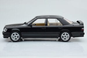 Mercedes E-Class W124 Tuning Must MCG 1:18 MCG18341 Metall - pilt 3/6