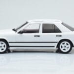 Mercedes E-Class W124 Tuning Valge MCG 1:18 - image 3 of 6