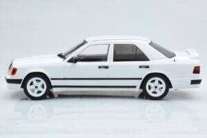 Mercedes E-Class W124 Tuning Valge MCG 1:18 MCG18343 Metall - pilt 3/6