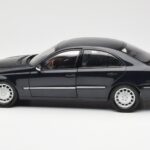 Mercedes E-Class W211 Sinine Metallic Kyosho 1:18 - image 4 of 8
