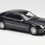 Mercedes E-Class W211 Sinine Metallic Kyosho 1:18 - image 6 of 8