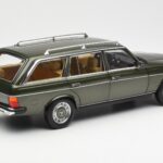 Mercedes 230T W123 T-Model Roheline Metallik Norev 1:18 - image 3 of 8