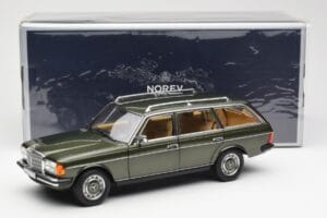 Mercedes 230T W123 T-Model Roheline Metallik Norev 1:18 183730 Metall - pilt 8/8