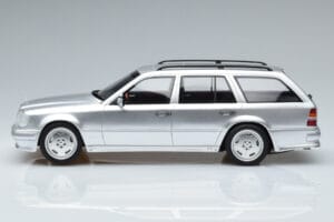 Mercedes E36 AMG S124 Hõbedane Otto 1:18 OT889 Vaik - pilt 3/6