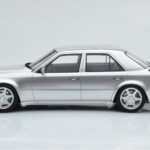 Mercedes E500 W124 Hõbedane Otto 1:18 - image 3 of 6