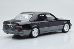 Mercedes E60 AMG W124 Must Otto 1:18 OT131 Vaik - pilt 2/6