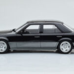 Mercedes E60 AMG W124 Must Otto 1:18 - image 3 of 6