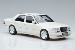 Mercedes E60 AMG W124 Valge Otto 1:18 B66040640 Vaik - pilt 4/6