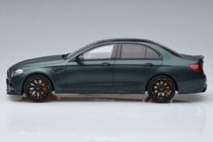 Mercedes E63 AMG Brabus 800 W213 Roheline GT Spirit 1:18 GT208 Vaik - pilt 3/6
