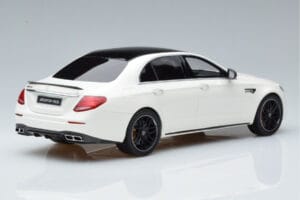 Mercedes AMG E63 S W213 Valge GT Spirit 1:18 B66965711 Vaik - pilt 2/6