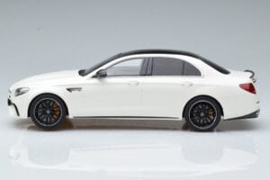 Mercedes AMG E63 S W213 Valge GT Spirit 1:18 B66965711 Vaik - pilt 3/6