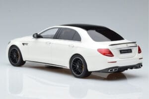 Mercedes AMG E63 S W213 Valge GT Spirit 1:18 B66965711 Vaik - pilt 5/6