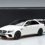 Mercedes AMG E63 S W213 Valge GT Spirit 1:18 - image 6 of 6