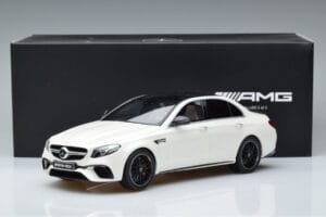 Mercedes AMG E63 S W213 Valge GT Spirit 1:18 B66965711 Vaik - pilt 6/6