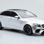 Mercedes AMG E63 S W213 Hõbe GT Spirit 1:18 - image 4 of 6