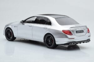 Mercedes AMG E63 S W213 Hõbe GT Spirit 1:18 GT230 Vaik - pilt 5/6